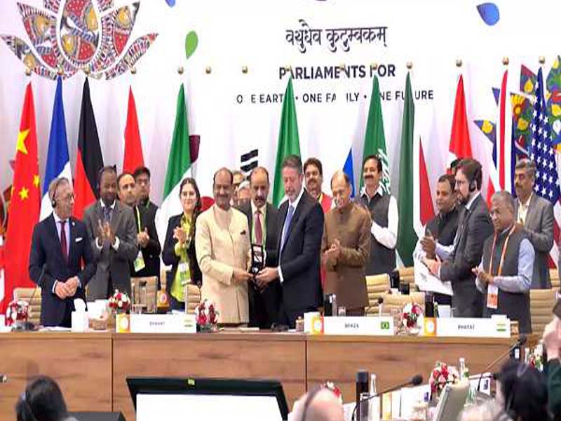 Brazilian lawmakers receive the P20 Presidency from Lok Sabha Speaker Birla.