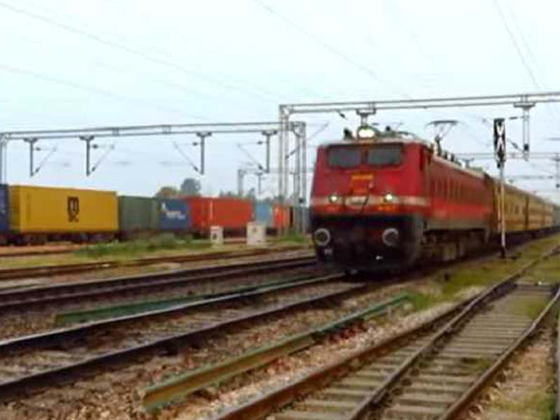 For April through September 2023, Central Railway reports gross revenue of Rs. 8568.41 cr.