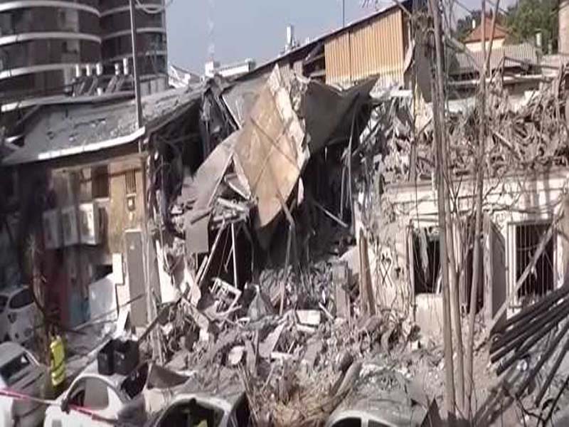 Hamas warns Israel of increased losses if a ground battle is undertaken.