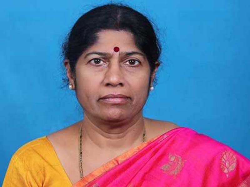Dr. C. Manikyamba, CSIR-NGRI Emeritus Scientist, receives the SGAT Award of Excellence in 2023.