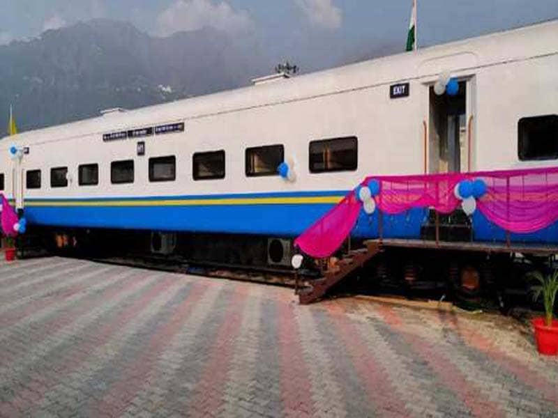 J&K: A “Restaurant on Wheels” arrives at Katra Rly Station
