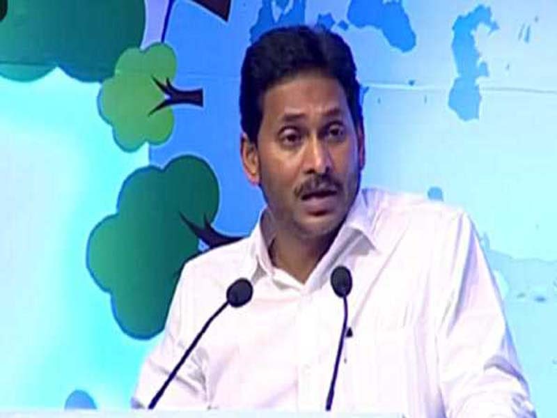 Experts are invited by Andhra CM to discuss water transfer