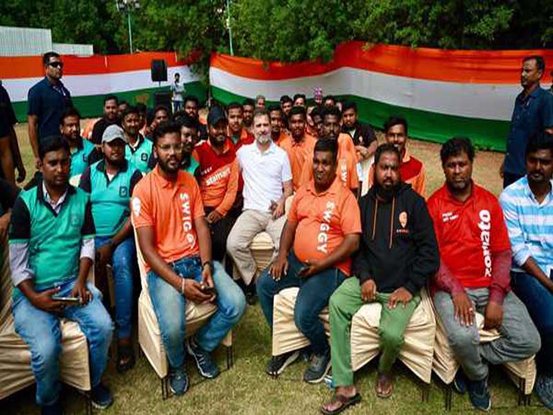 Rahul responds to contract workers’ worries in Hyderabad