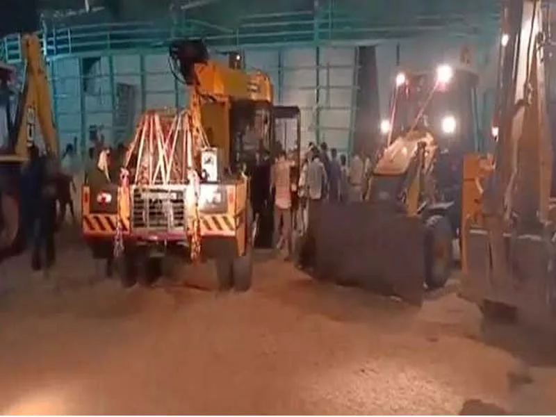 Karnataka machine collapse claims seven lives; Bihar Chief Minister expresses sympathy