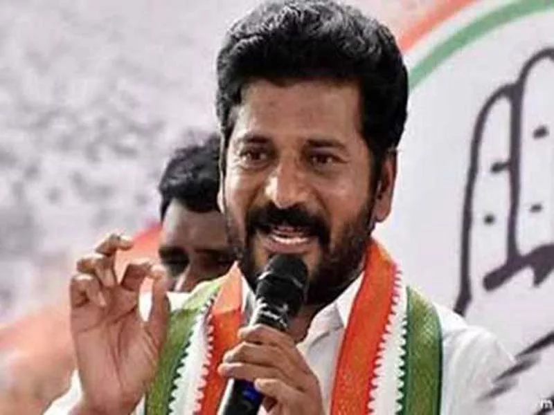 TPCC President dedicates the Cong’s victory to the Telangana movement’s martyrs.