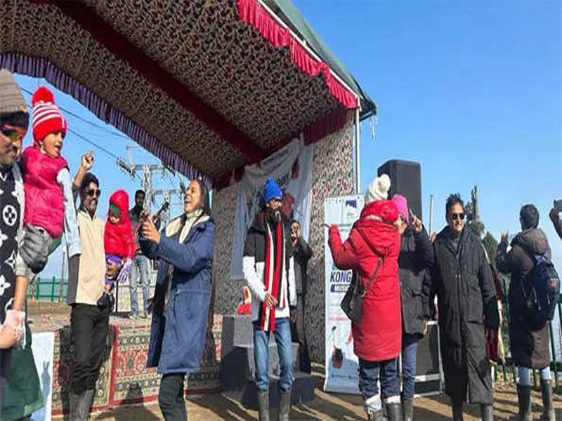 At Gulmarg, the tourism department hosts a musical event for visitors.