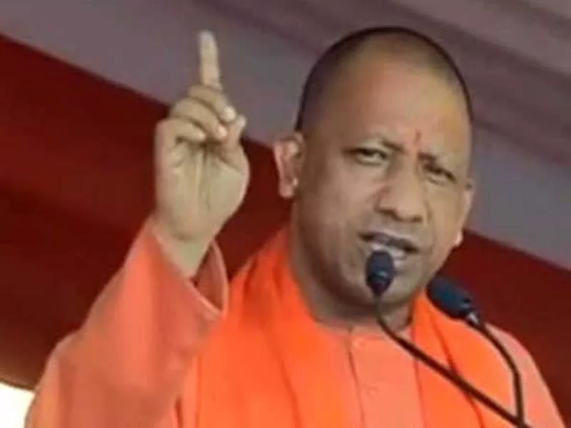 Before PM’s visit, Yogi visits Swarved Mahamandir Dham.