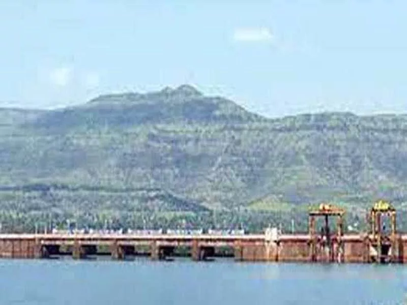 Maha: The Dhome irrigation dam’s left canal burst in the Satara district.