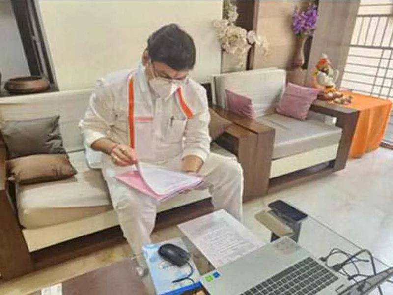 Munde attends virtual gatherings even when under quarantine