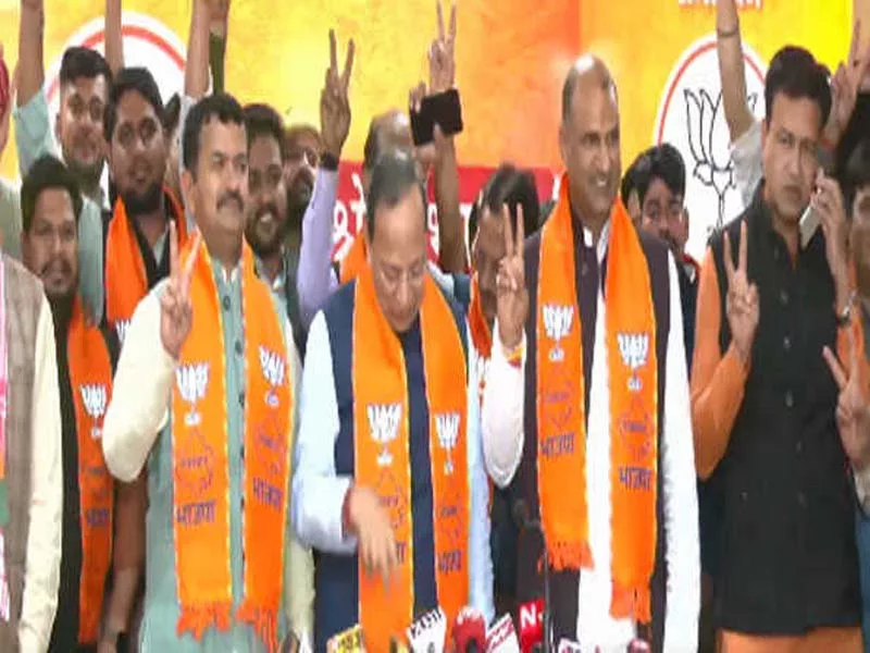Congress loses Rajasthan to the BJP, gaining 115 seats.