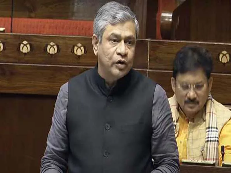 Parliament approves a bill to continue reforms and streamline telecom industry regulations.