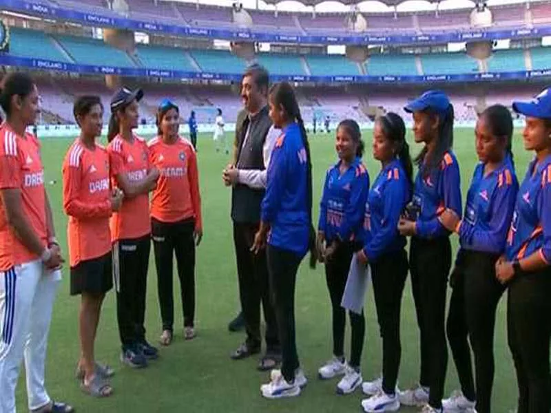Indian women’s cricket team plays Amol Muzumdar and Harmanpreet Kaur in a blind match.