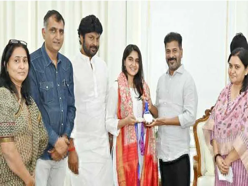 Telangana CM is called upon by Arjan Awardees and Asian Games 2023 medalists.