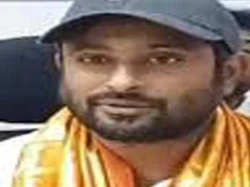 In AP, former cricketer Ambati Rayudu leaves the YSRCP