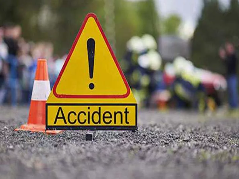 Telangana: Two students lose their lives in a tragic accident, while one is injured.