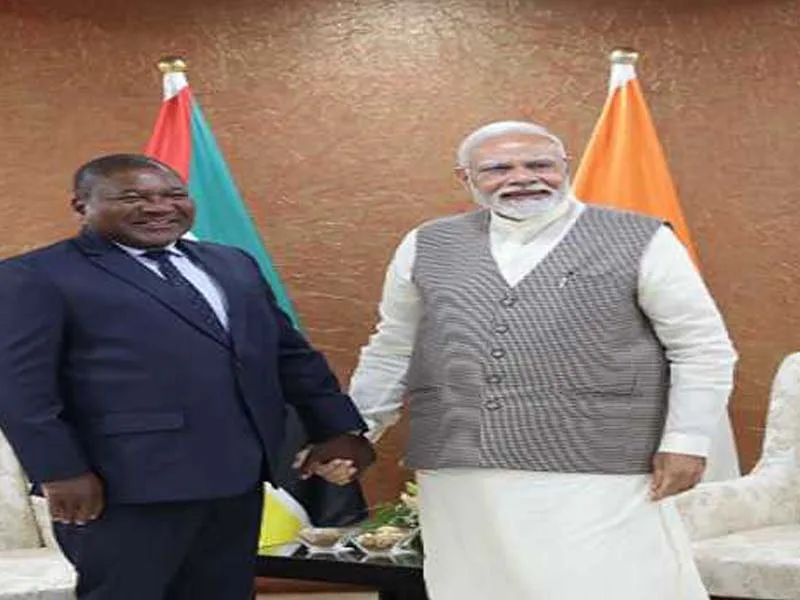 PM Modi meets with President Filipe Jacinto Nyusi and pledges to support the development of Mozambique.