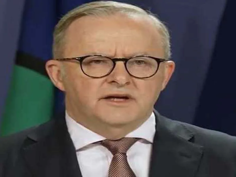 The Prime Minister of Australia begins looking into missing Iraq War documents.