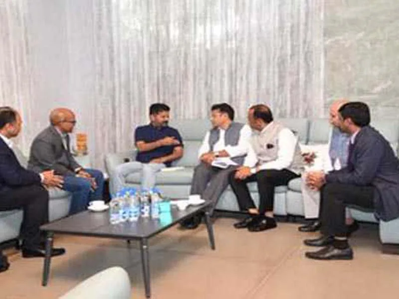 Hyd: Google VP meets Telangana CM and says he wants to collaborate
