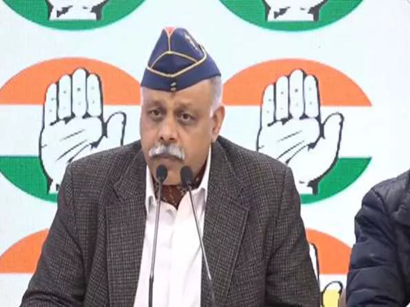 PM, Cong begs, let 1.5 lakh eligible youth enlist in the army