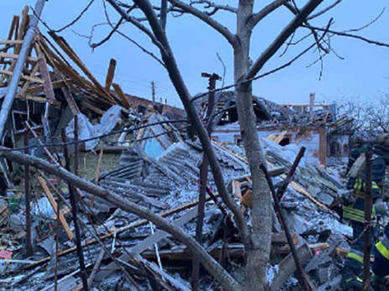 An airstrike on Ukraine resulted in four deaths and numerous injuries.