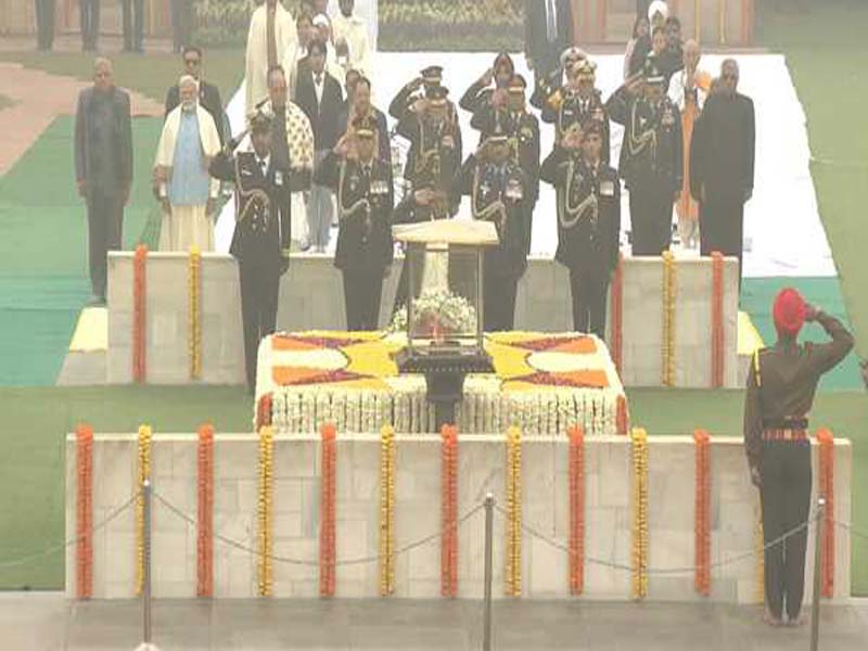 Prez, VC, PM Modi, and other dignitaries pay their respects on the anniversary of Mahatma Gandhi’s passing.