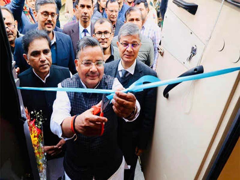 Minister of Tourism Jaiveer Singh launches the Caravan Tourism Van.
