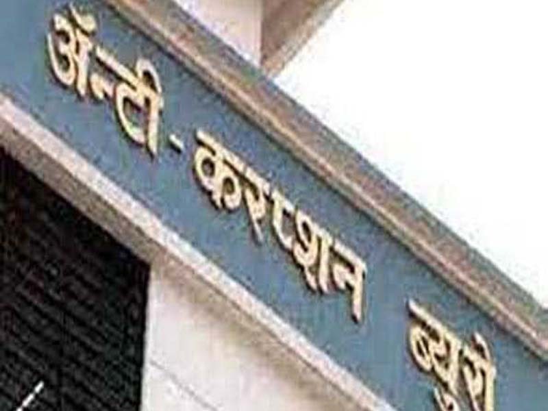 Revenue Inspector caught receiving Rs 30,000 bribe by Telangana ACB