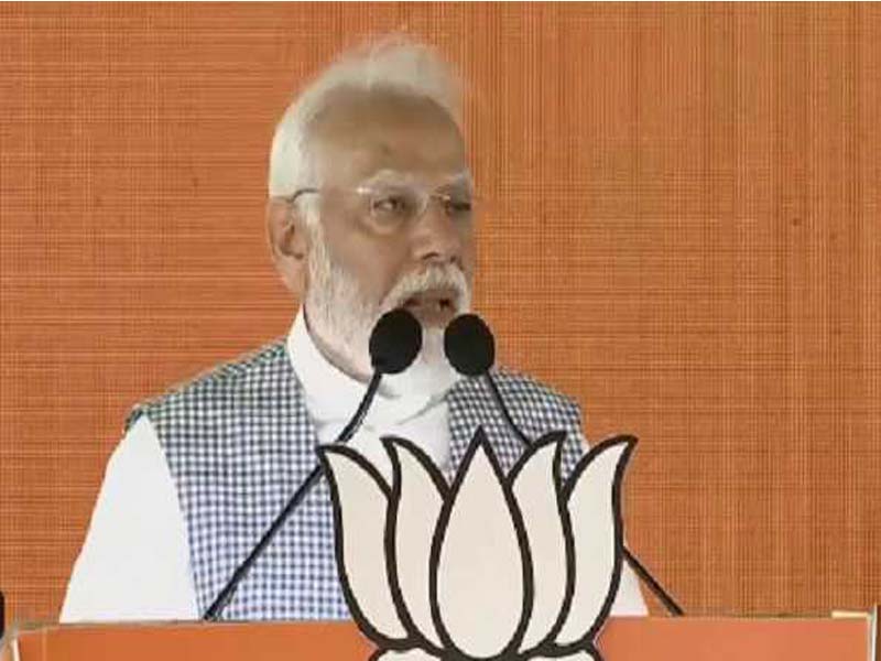 PM Modi draws attention to the instability of family-run political parties.