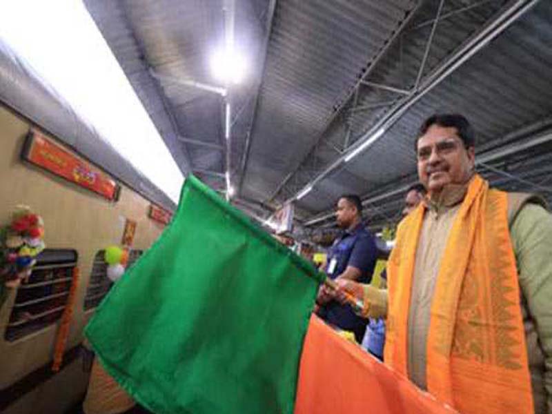 President of Tripura waves off the third Astha train to Ayodhya