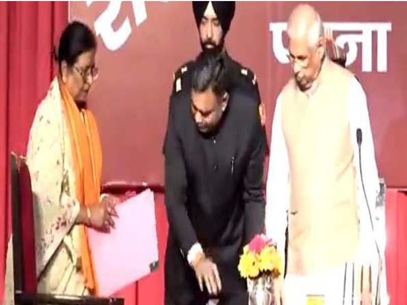 In the first cabinet expansion of the Nitish government, 21 ministers take an oath.
