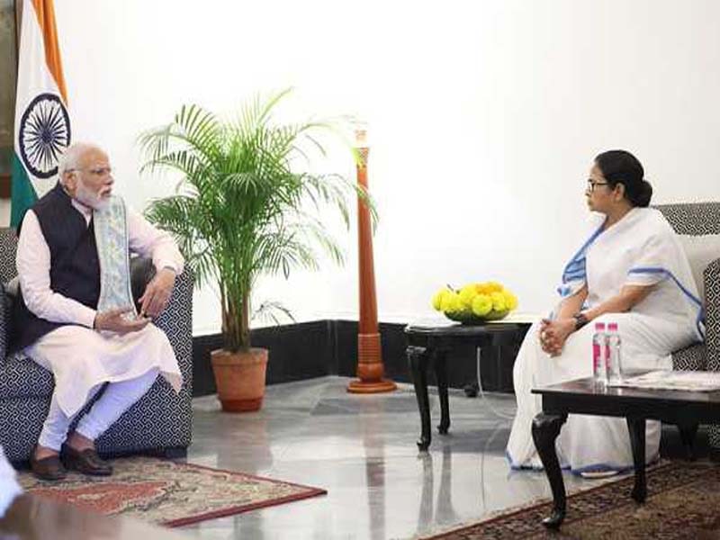 Mamata visits Raj Bhavan with the Prime Minister.