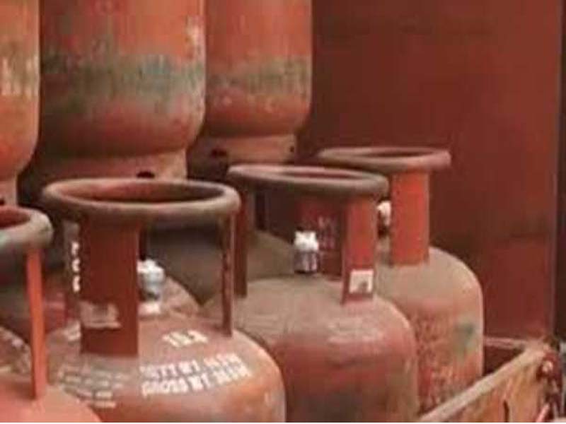 On International Women’s Day, the government lowers the cost of LPG cylinders by Rs 100.
