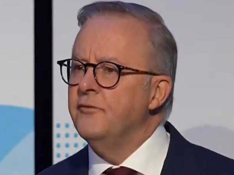 Australian PM applauds US President Trump’s decision to consider dismissing Assange’s prosecution.