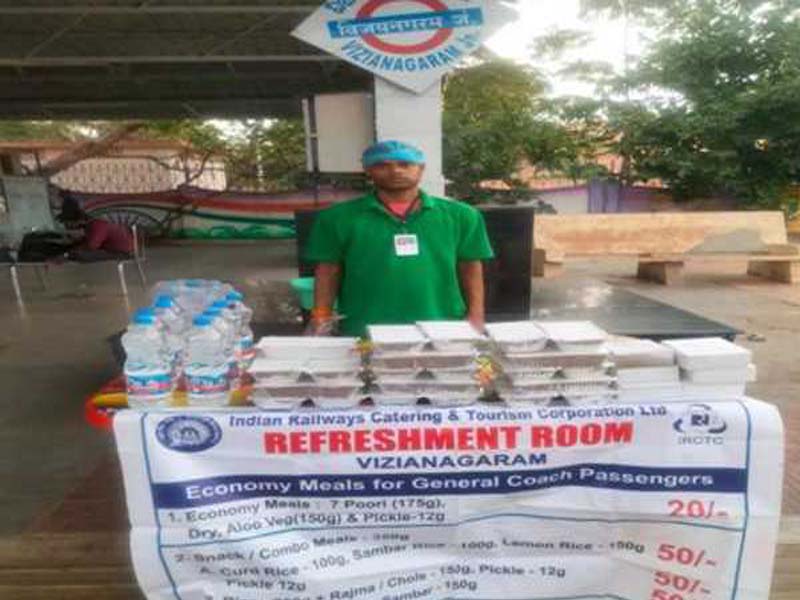 During the summer, ECoR provides economy lunches to patrons at nine stations.