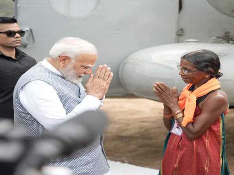 PM Modi meets Mohini Gowda, the Karnataka cleaning activist