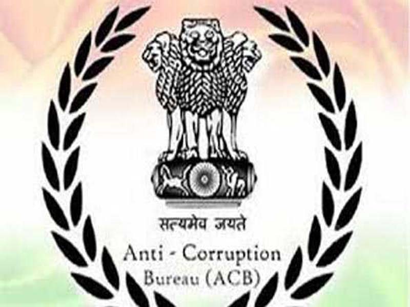Telangana: The TSRTC Huzurabad Depot Manager is caught by ACB receiving a bribe of Rs 20,000.