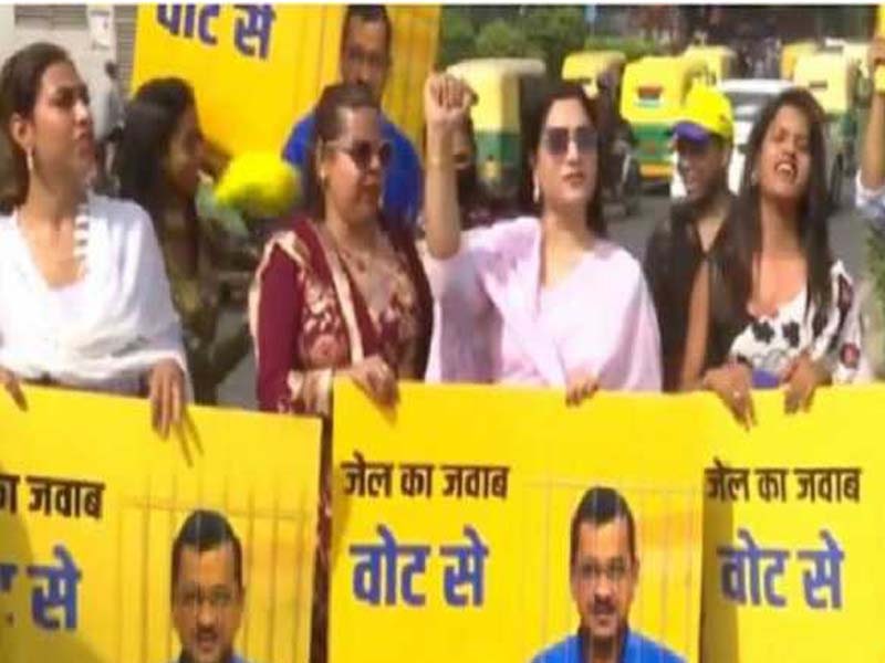 The transgender branch of the AAP protests CM Kejriwal’s arrest in Delhi.