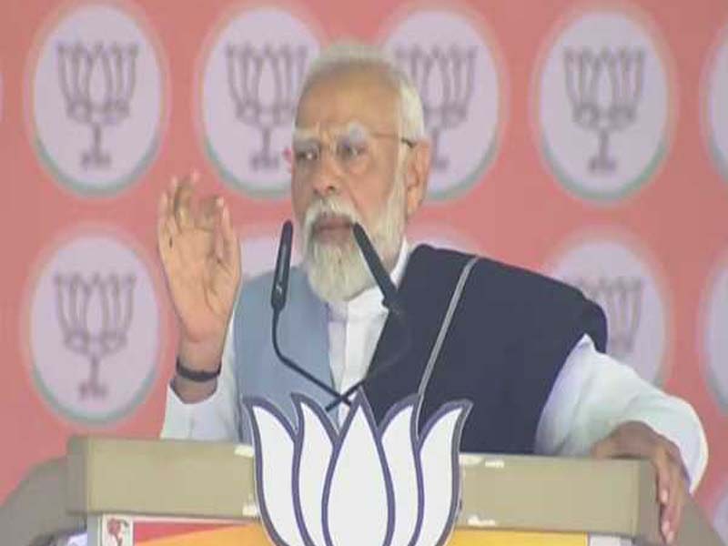 With a subdued attack, Prime Minister Modi charges the Communist Party of leading the ‘vasooli’ gang, targeting Rahul Gandhi.