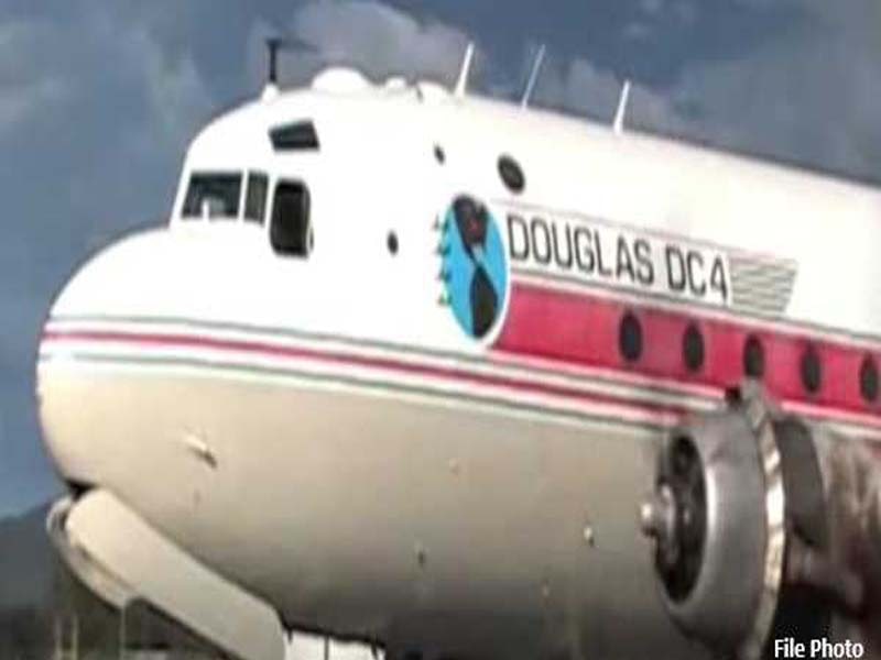 In Alaska, a plane crashes into a river