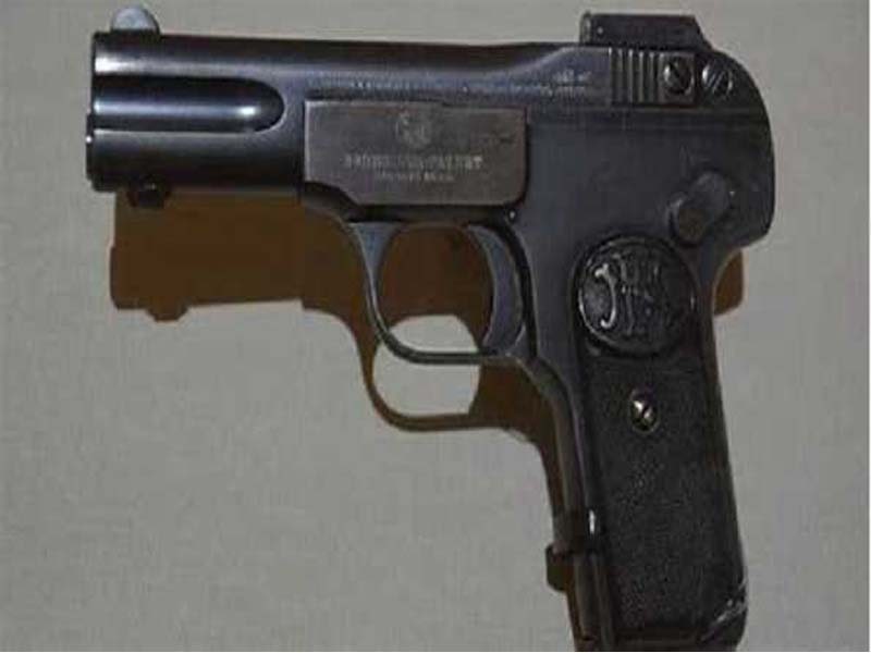 In Rajouri, J&K, a man shot at by unidentified gunmen dies.