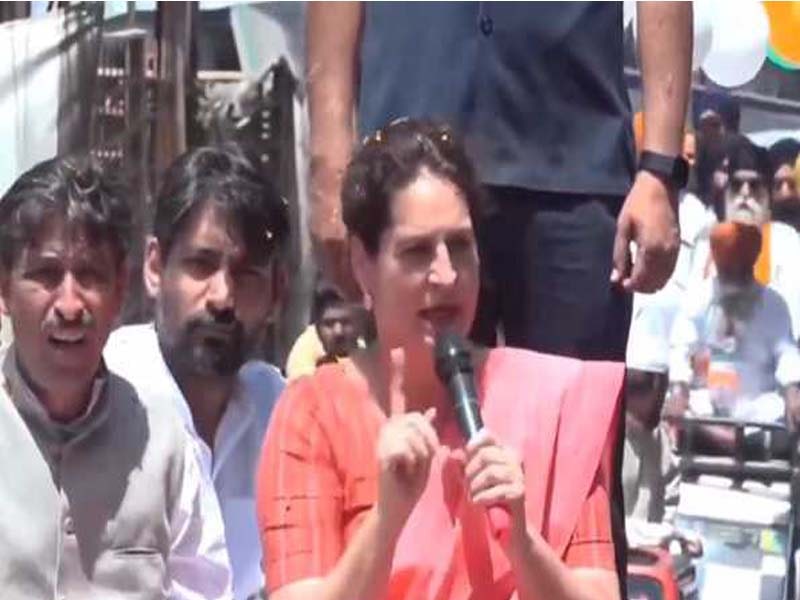 UP: Priyanka criticizes the BJP and claims PM Modi hasn’t discussed unemployment or inflation.