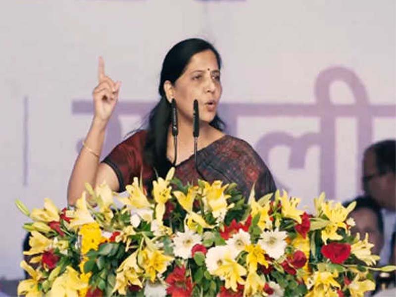 India bloc rally: Delhi Chief Minister Sunita Kejriwal reads the six promises