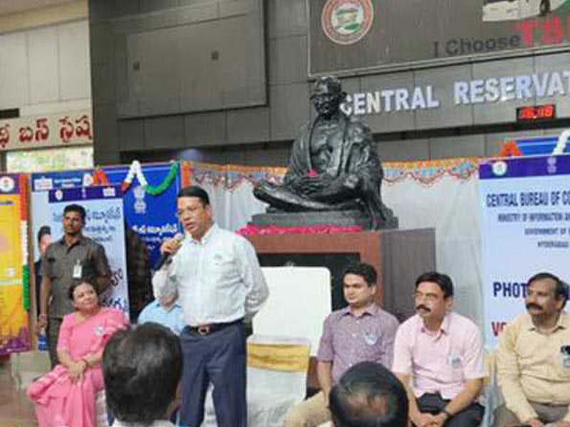 Telangana CEO opens picture exhibit to raise voter awareness