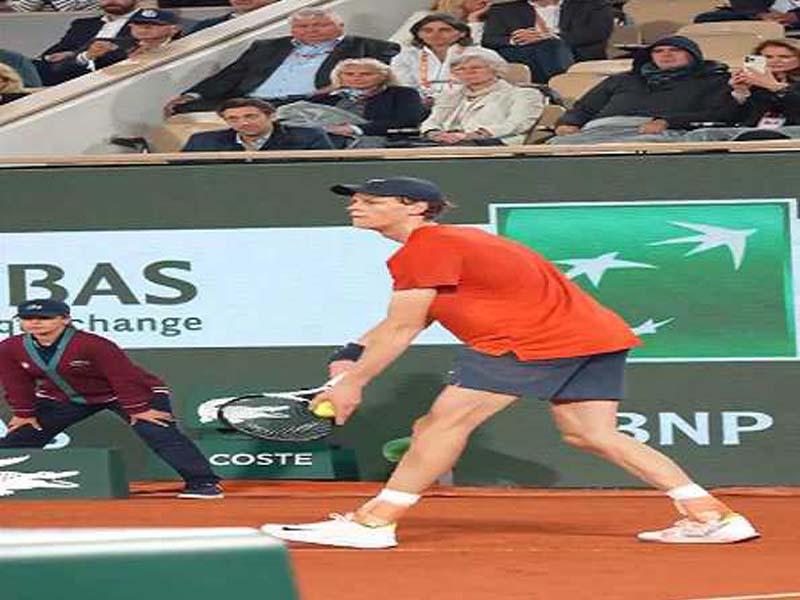 Sinner defeats Gasquet to go to the third round of the French Open.