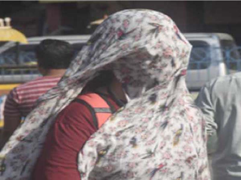 IMD forecasts a strong heatwave for the next two days in the East and South Peninsulas of India.