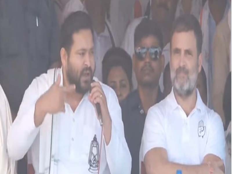 Part of the stage crashes at Paliganj, Bihar; Rahul Gandhi escapes unharmed