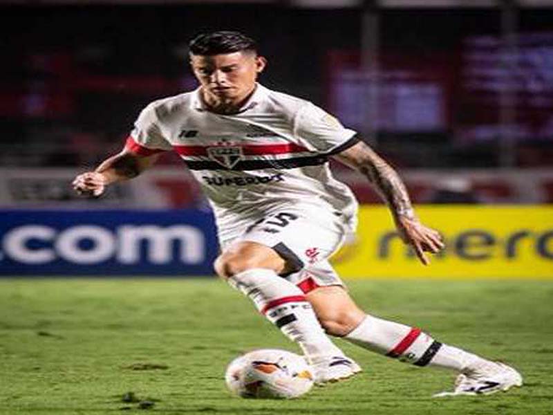 James Rodriguez near the exit of Sao Paulo