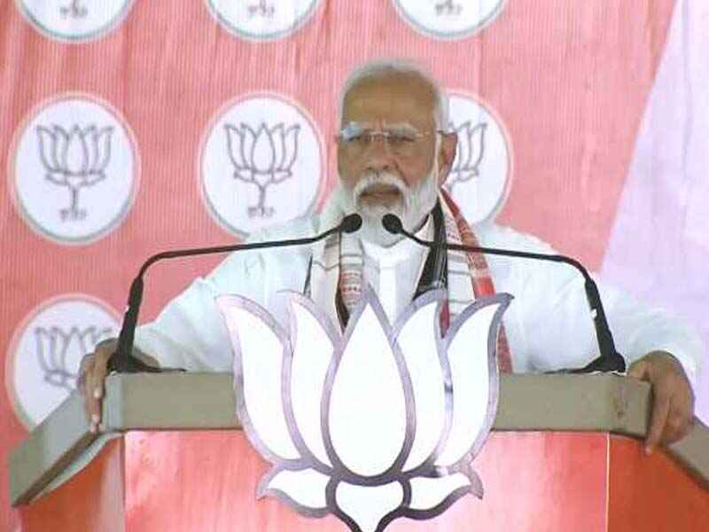 Opposition responds strongly to PM’s “mujra” jab.
