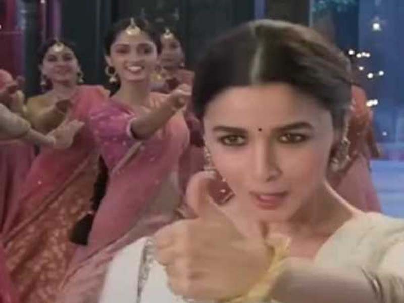 Alia’s song “Ghar More Pardesiya” receives praise from Academy