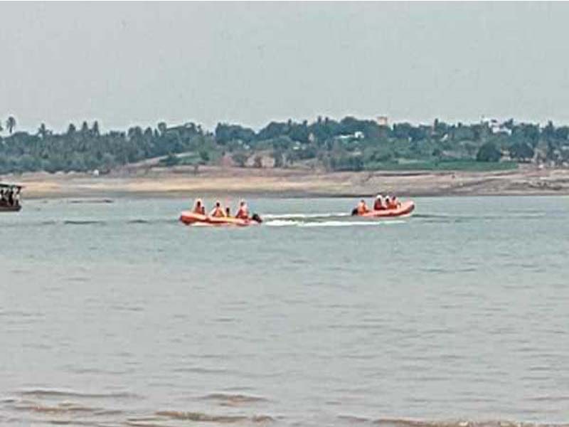 Five bodies are recovered from the Mumbai boat catastrophe, but one is still missing.